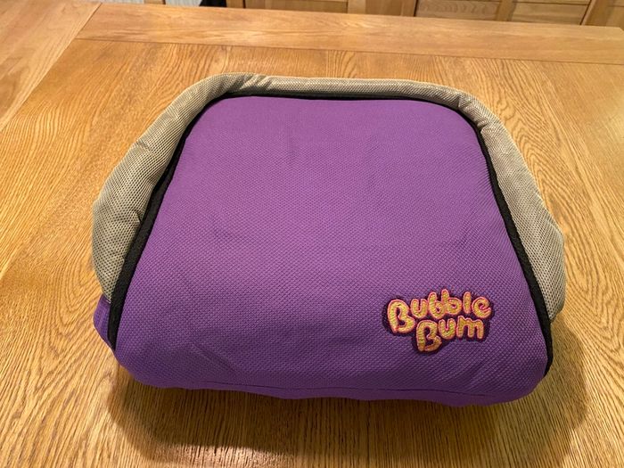 Bubble bum inflatable booster seat