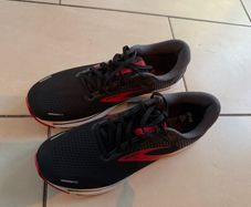 Brooks Ghost running shoes UK 12