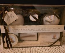 Baylis and harding, winnie the pooh bath gift set