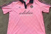 adidas tshirt/jersey