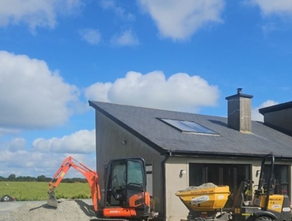 tradesman!  digger/patio/artificial grass/fence