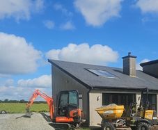 tradesman!  digger/patio/artificial grass/fence