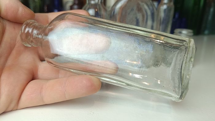 494 - Set of 6 Vintage Clear Glass Screw Cork Top Collectible Decorative Bottles and Jars