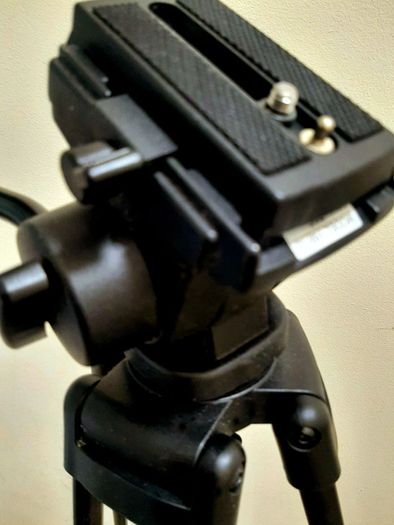 Acebil Fluid Head Tripod - Video - Photo