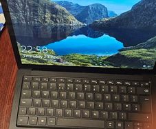 Microsoft  Surface laptop i5 256gb