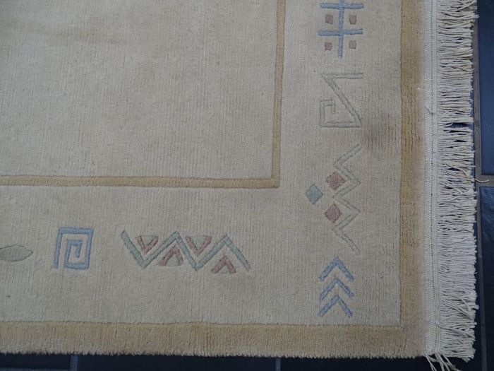 Nepalese Rug 3.05 x 2.05m (Neptib)
