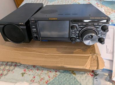 Yaesu Transciever,Speaker,Power Supply