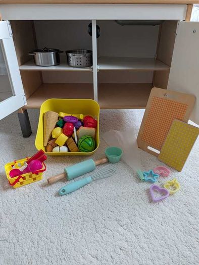 Kids kitchen and accessories