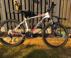 Giant Xtc 2 Mountain Bike (Medium, 26" Wheel)