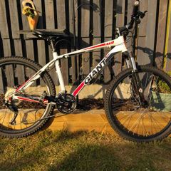 Giant Xtc 2 Mountain Bike (Medium, 26" Wheel)