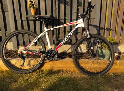Giant Xtc 2 Mountain Bike (Medium, 26" Wheel)