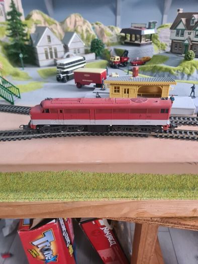 00 guage American locomotive