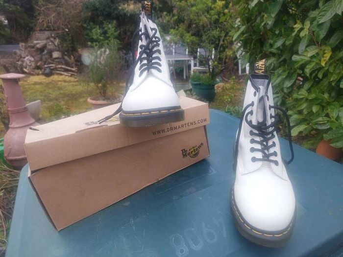 New Dr Marten boots (post included)