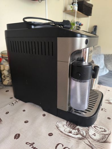 Coffee machine DeLonghi