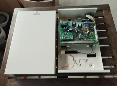 HKC 8/12 Alarm Panel (FREE To Collect)