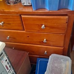 1x chest of drawers