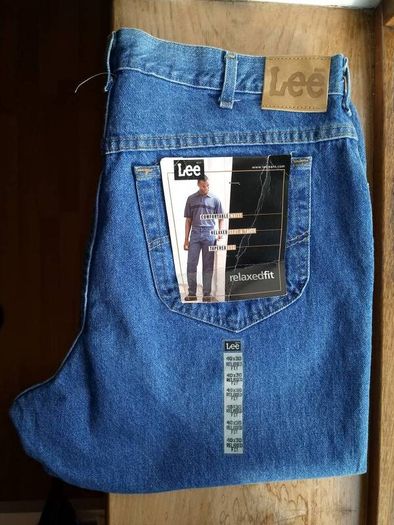 Brand New Lee Jeans W40 L30 Relaxed Fit