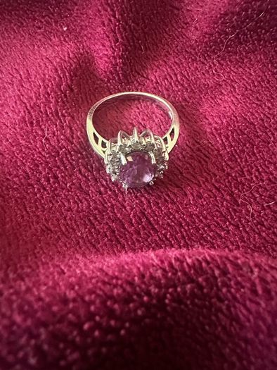 Ladies sterling silver ring