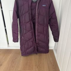 patagonia jacket (mid length) purple women's xs