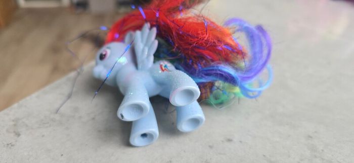 Rainbow Dash Brushable Figure Sparkle Glitter MLP G4 My Little Pony 2010