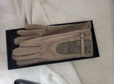 Powder boxed brown gloves - REDUCED