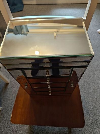 mirrored jewellry armoir