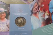Great Britain : 2002 Queen Elizabeth The Queen Mother, Memorial Crown, Presentation Pack
