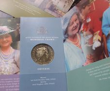 Great Britain : 2002 Queen Elizabeth The Queen Mother, Memorial Crown, Presentation Pack