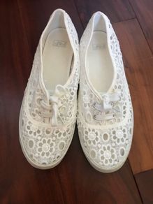 Womens white lace shoes size 7 brand new
