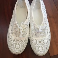 Womens white lace shoes size 7 brand new