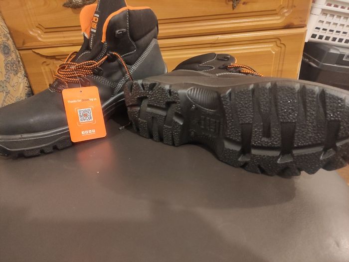 Work Boots - No Risk - Size 12