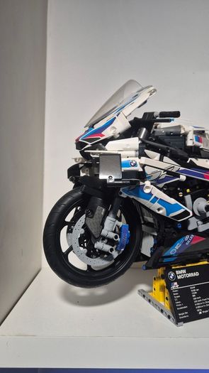 Lego Technic BMW M 1000 RR