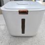 Pet food storage bin Image 4