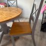 Table and chairs Image 3