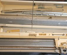 Brother Kh836 Knitting Machine & Kr850 Ribber