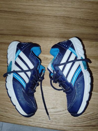 Adidas boys shoes.UK10