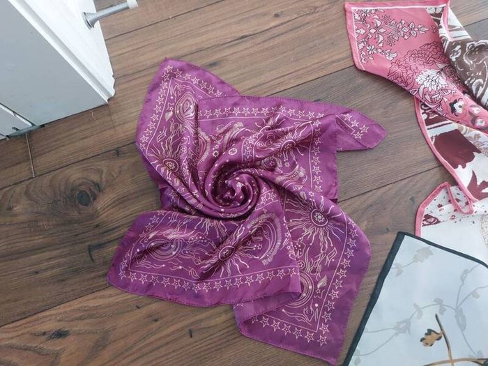 Lot of 8 square scarves
