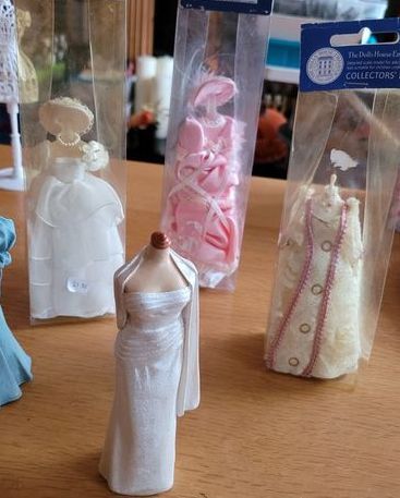 Dolls house / Miniature - sewing machines, haberdashery etc