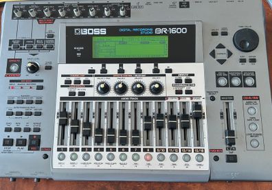 ROLAND BOSS BR-1600, 16 Track Digital Recording Studio
