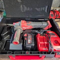 Milwaukee grinder