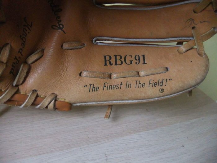 Old Rawlings Baseball Glove