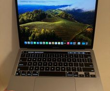 MacBook Pro 13" M2