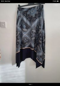 skirt paisley print asymmetrical hemline skirt H&M size small 10/12