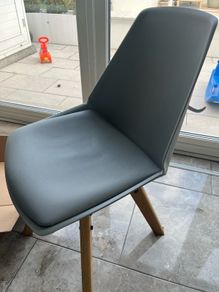 chair (swivels)