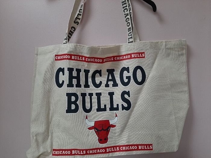 New Charigo bulls large cotton bag tag attached