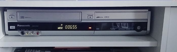 Panasonic DMR-EZ49V VHS/DVD with HDMI Compatibility