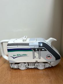 Le Shuttle novelty Teapot