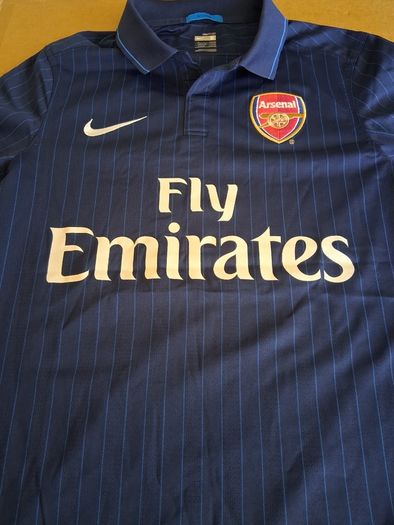Arsenal Jersey. Official Nike Arsenal Mens Away Jersey From Season 2009/2010. Authentic Original From The Time. Not A Modern Day Remake.  Collect In Dublin Or Receive Via Post.