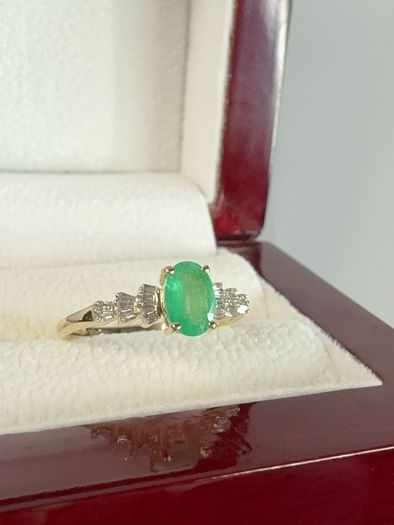 Gold 14K Yellow Gold Boyaca Colombian Emerald & Diamond Ring