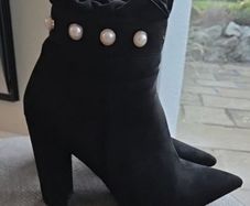 Mulanka black suede style boots uk4